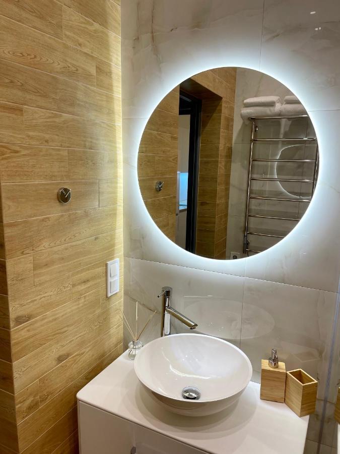 Apartment Centre Inn Chernivtsi Bagian luar foto