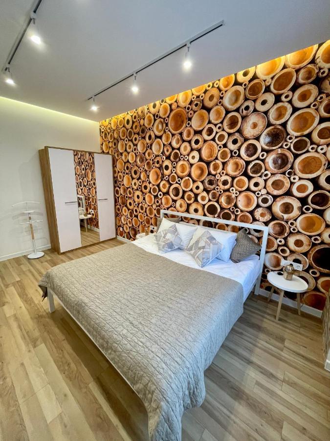 Apartment Centre Inn Chernivtsi Bagian luar foto